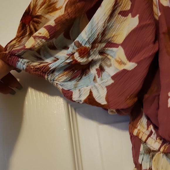 Maurices Mauve Floral Puff-Sleeve Peasant Blouse - Picture 3 of 7